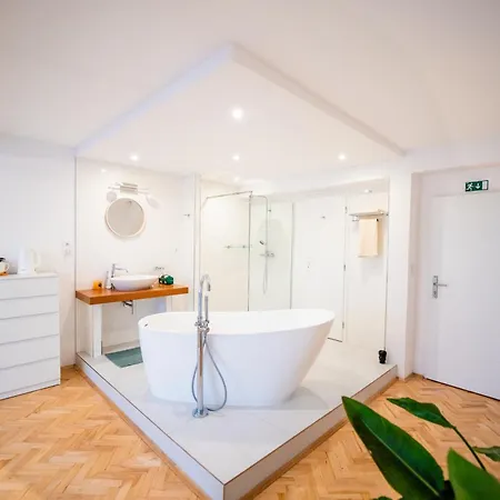 Alia Loft Апартаменты